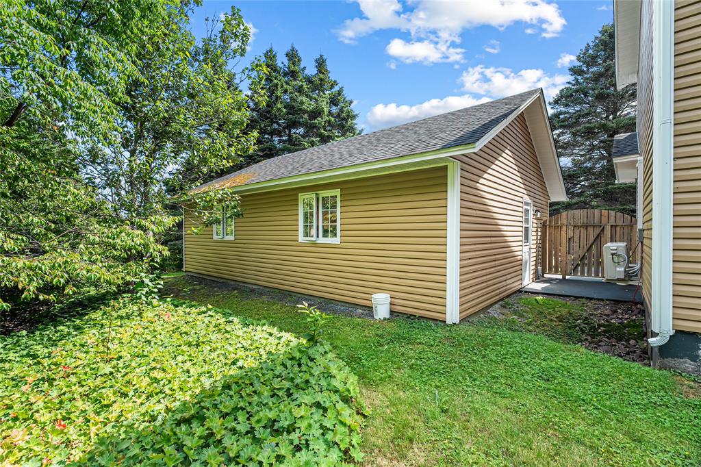 21 ATLANTIC STREET, MARYSTOWN, Newfoundland, Canada A0E 2M0, ,2 BathroomsBathrooms,Residential,Reduced,ATLANTIC STREET,4647