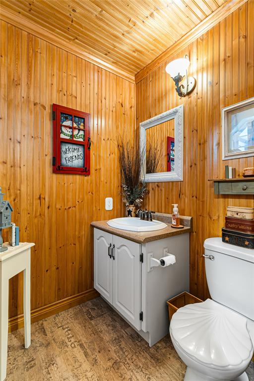 21 ATLANTIC STREET, MARYSTOWN, Newfoundland, Canada A0E 2M0, ,2 BathroomsBathrooms,Residential,Reduced,ATLANTIC STREET,4647