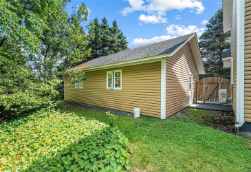 21 ATLANTIC STREET, MARYSTOWN, Newfoundland, Canada A0E 2M0, ,2 BathroomsBathrooms,Residential,Reduced,ATLANTIC STREET,4647
