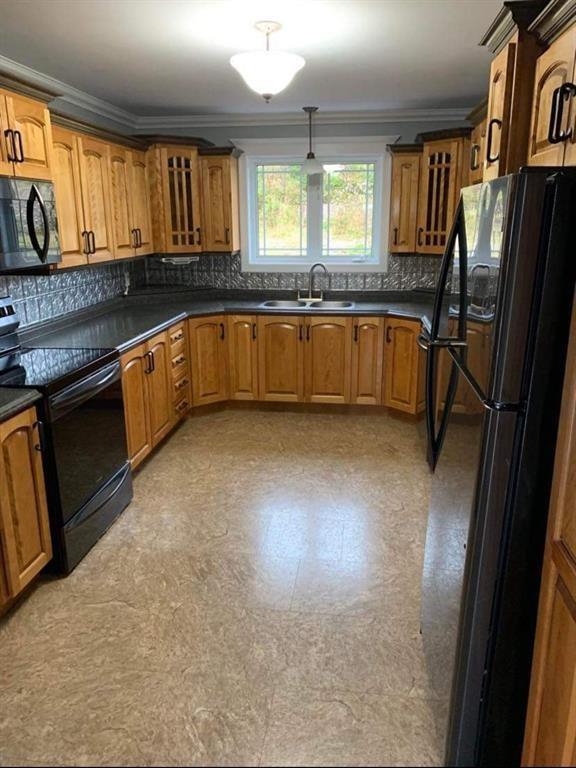 10 CRESTVIEW HEIGHTS, MARYSTOWN, Newfoundland, Canada A0E 2M0, ,3 BathroomsBathrooms,Residential,For Sale,CRESTVIEW HEIGHTS,4649