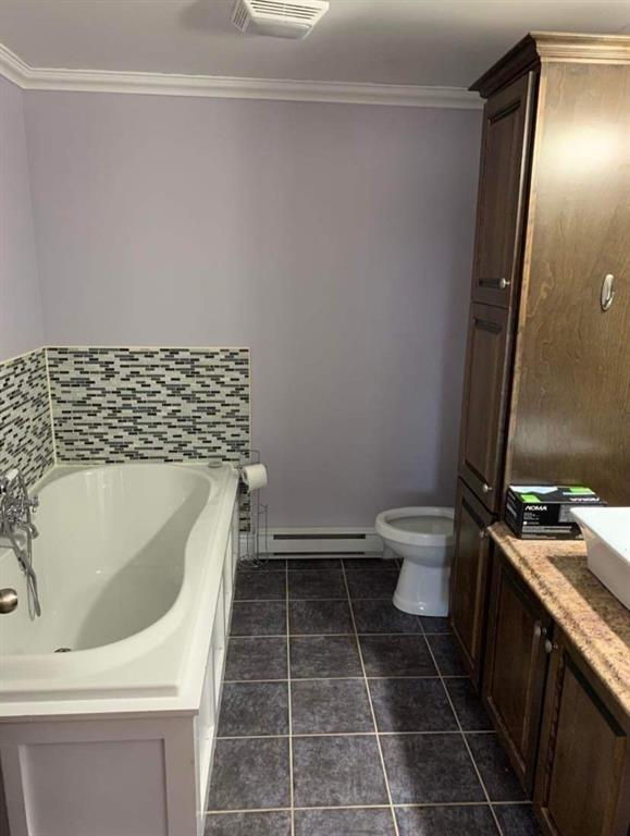10 CRESTVIEW HEIGHTS, MARYSTOWN, Newfoundland, Canada A0E 2M0, ,3 BathroomsBathrooms,Residential,For Sale,CRESTVIEW HEIGHTS,4649