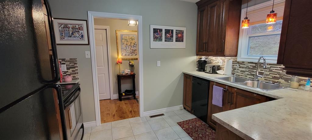 11-15 SOUTHSIDE ROAD, PORT AUX BRAS, Newfoundland, Canada A0E 1E0, ,1 BathroomBathrooms,Residential,Reduced,SOUTHSIDE ROAD,5340