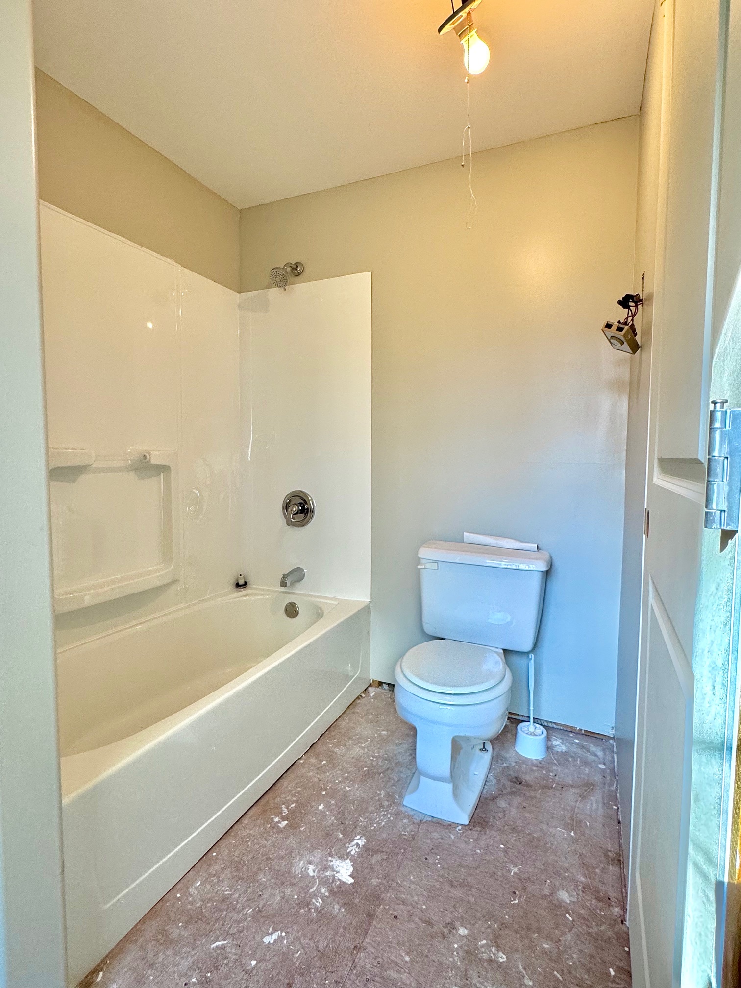 17 STRONG'S ROAD, CLARENVILLE, Newfoundland, Canada A5A 1X8, ,1 BathroomBathrooms,Residential,Sale Pending,STRONG'S ROAD,5607