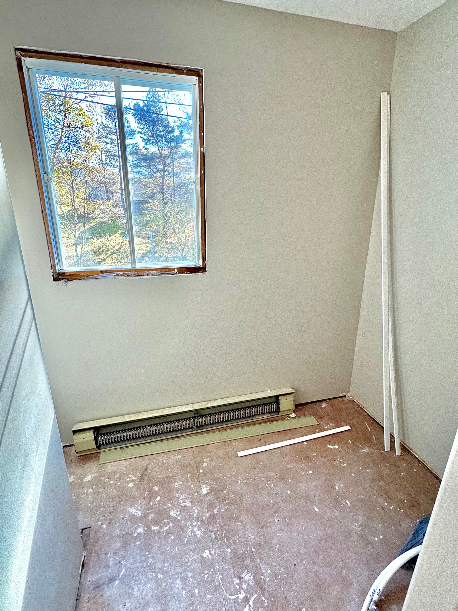 17 STRONG'S ROAD, CLARENVILLE, Newfoundland, Canada A5A 1X8, ,1 BathroomBathrooms,Residential,Sale Pending,STRONG'S ROAD,5607