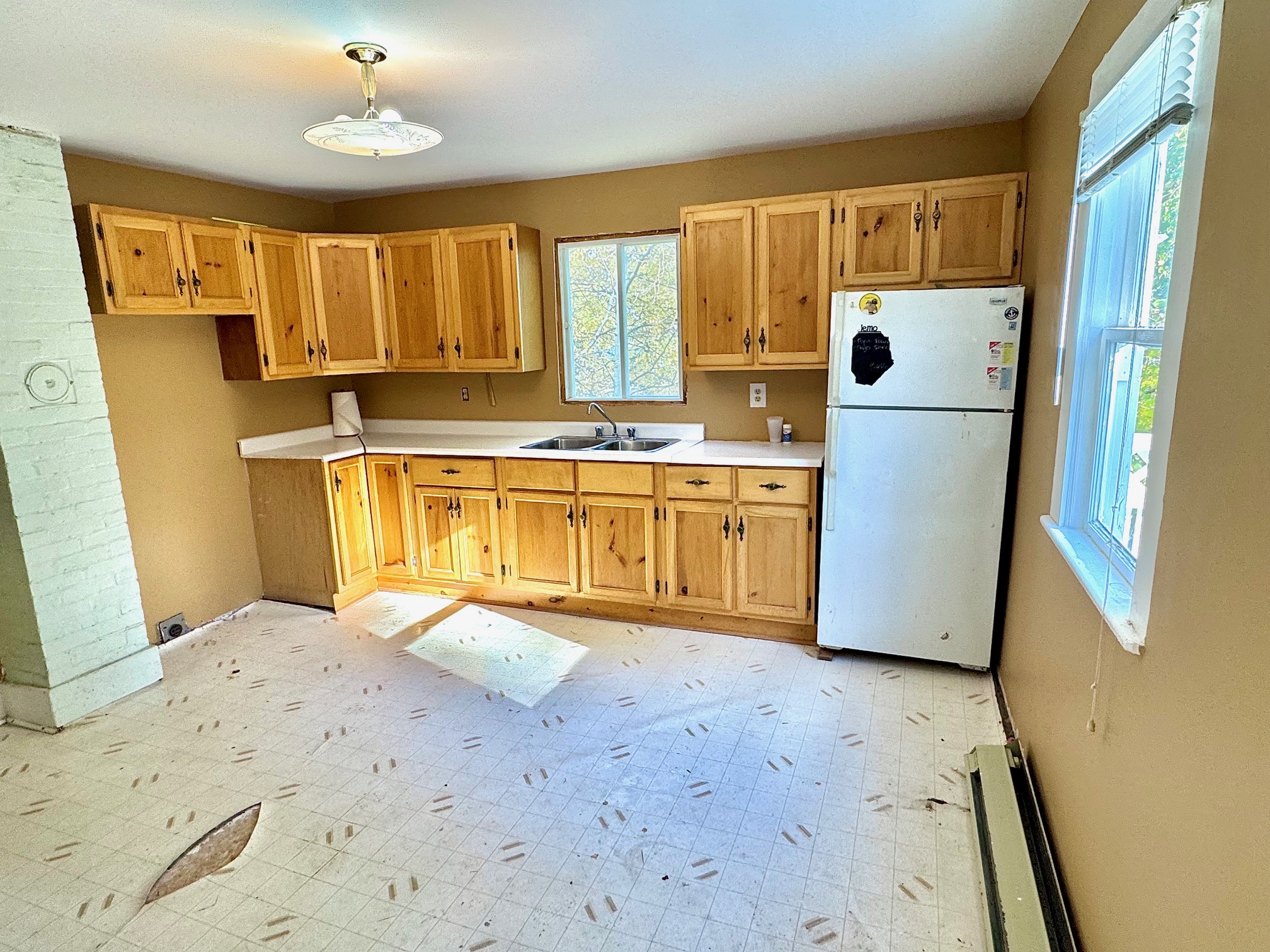 17 STRONG'S ROAD, CLARENVILLE, Newfoundland, Canada A5A 1X8, ,1 BathroomBathrooms,Residential,Sale Pending,STRONG'S ROAD,5607