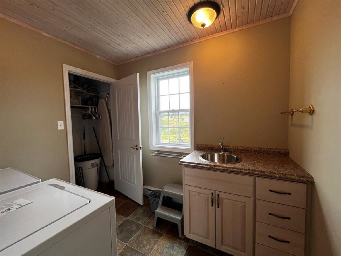 1 SHIP COVE ROAD, PORT REXTON, Newfoundland, Canada A0C 2H0, ,2 BathroomsBathrooms,Residential,Reduced,SHIP COVE ROAD,5636