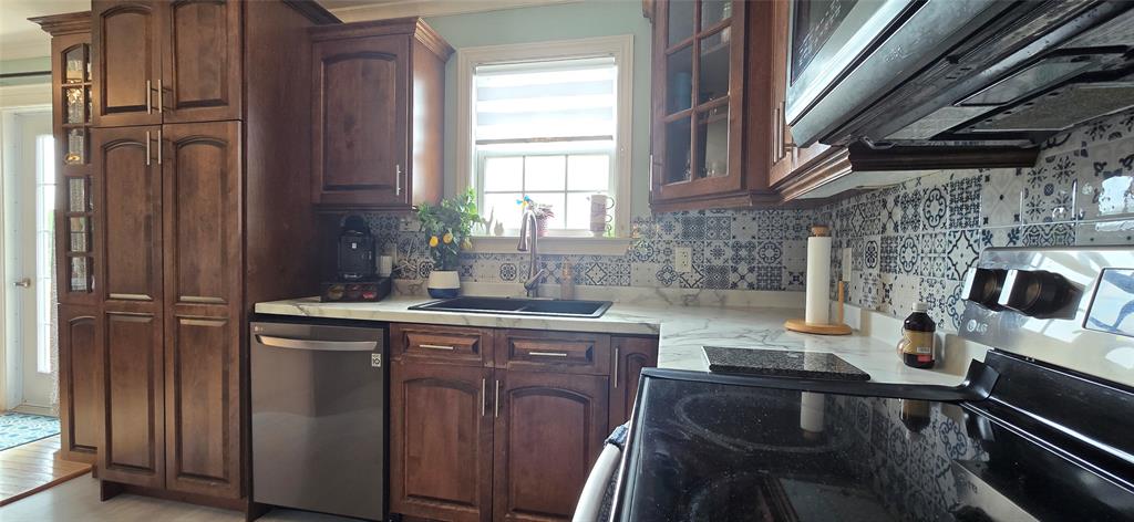 364 MAIN STREET, BURIN, Newfoundland, Canada A0E 1E0, ,2 BathroomsBathrooms,Residential,Sold,MAIN STREET,5693