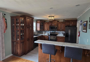 364 MAIN STREET, BURIN, Newfoundland, Canada A0E 1E0, ,2 BathroomsBathrooms,Residential,Sold,MAIN STREET,5693