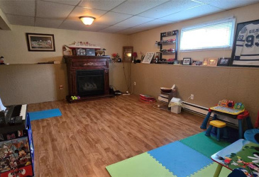 364 MAIN STREET, BURIN, Newfoundland, Canada A0E 1E0, ,2 BathroomsBathrooms,Residential,Sold,MAIN STREET,5693