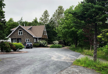 74 MAIN HIGHWAY, BLAKETOWN, Newfoundland, Canada A0B 1C0, ,2 BathroomsBathrooms,Residential,Reduced,MAIN HIGHWAY,5714