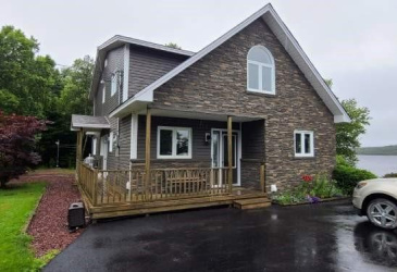 74 MAIN HIGHWAY, BLAKETOWN, Newfoundland, Canada A0B 1C0, ,2 BathroomsBathrooms,Residential,Reduced,MAIN HIGHWAY,5714