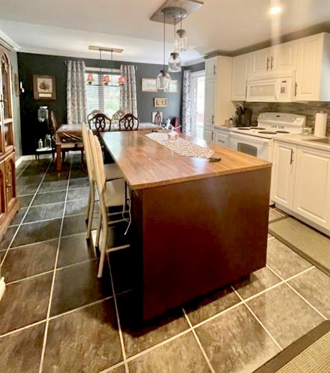 6 CEMETERY ROAD, HODGE'S COVE, Newfoundland, Canada A0E 2A0, ,1 BathroomBathrooms,Residential,For Sale,CEMETERY ROAD,5722