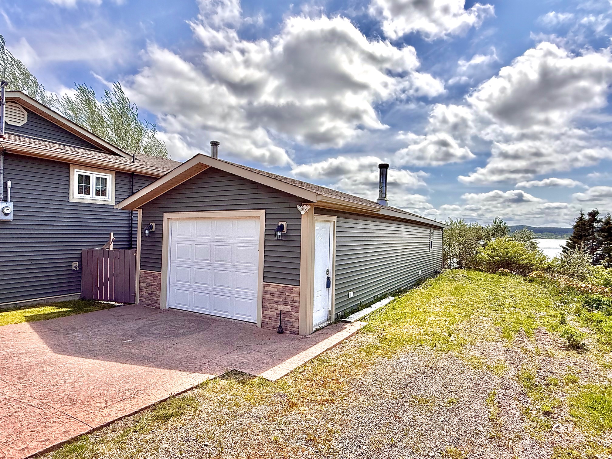29 OCEANVIEW CRESCENT, BROOKLYN, Newfoundland, Canada A0C 1V0, ,1 BathroomBathrooms,Residential,Reduced,OCEANVIEW CRESCENT,5740