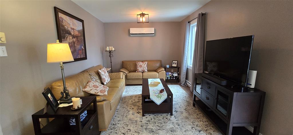 10 BRAKES PLACE, MARYSTOWN, Newfoundland, Canada A0E 2M0, ,3 BathroomsBathrooms,Residential,Reduced,BRAKES PLACE,5749