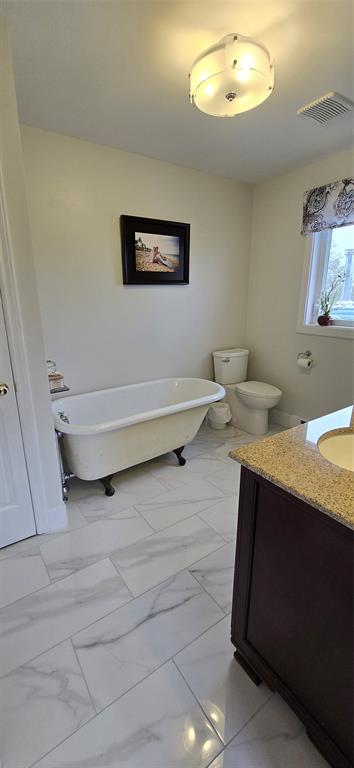 10 BRAKES PLACE, MARYSTOWN, Newfoundland, Canada A0E 2M0, ,3 BathroomsBathrooms,Residential,Reduced,BRAKES PLACE,5749