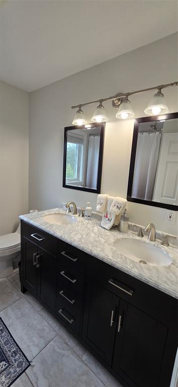 10 BRAKES PLACE, MARYSTOWN, Newfoundland, Canada A0E 2M0, ,3 BathroomsBathrooms,Residential,Reduced,BRAKES PLACE,5749