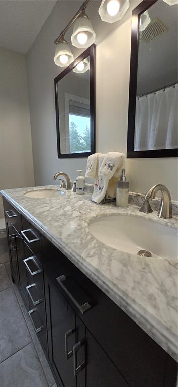 10 BRAKES PLACE, MARYSTOWN, Newfoundland, Canada A0E 2M0, ,3 BathroomsBathrooms,Residential,Reduced,BRAKES PLACE,5749