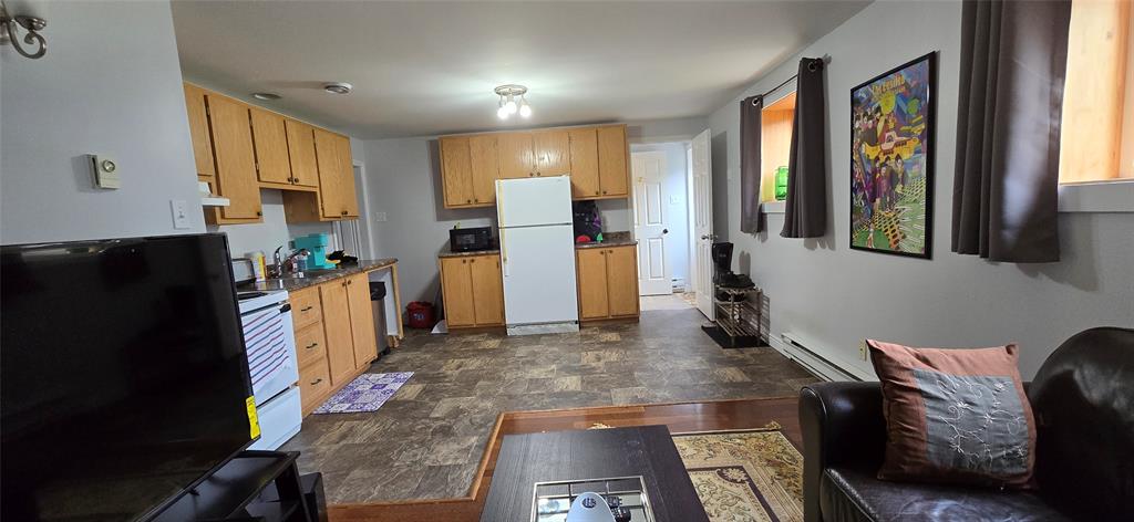 10 BRAKES PLACE, MARYSTOWN, Newfoundland, Canada A0E 2M0, ,3 BathroomsBathrooms,Residential,Reduced,BRAKES PLACE,5749