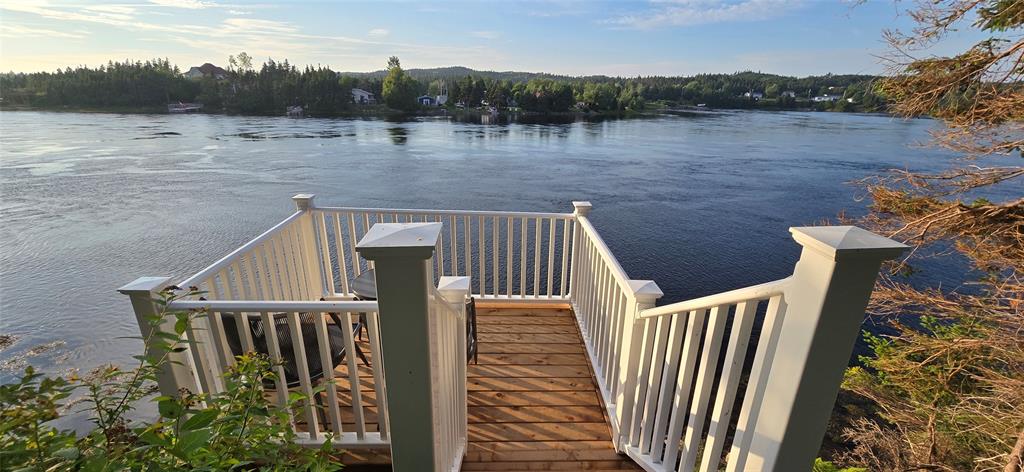 10 BRAKES PLACE, MARYSTOWN, Newfoundland, Canada A0E 2M0, ,3 BathroomsBathrooms,Residential,Reduced,BRAKES PLACE,5749