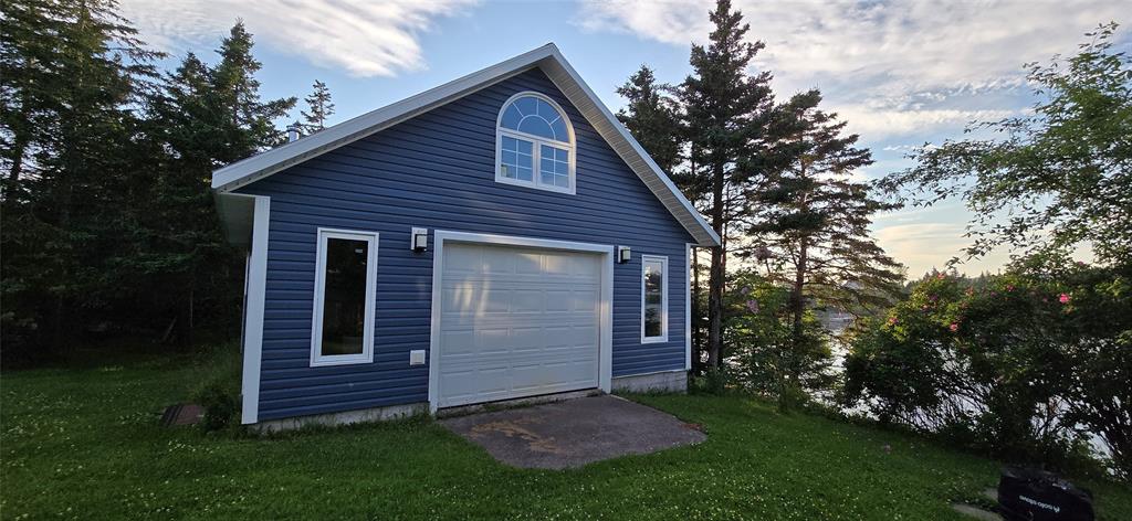 10 BRAKES PLACE, MARYSTOWN, Newfoundland, Canada A0E 2M0, ,3 BathroomsBathrooms,Residential,Reduced,BRAKES PLACE,5749