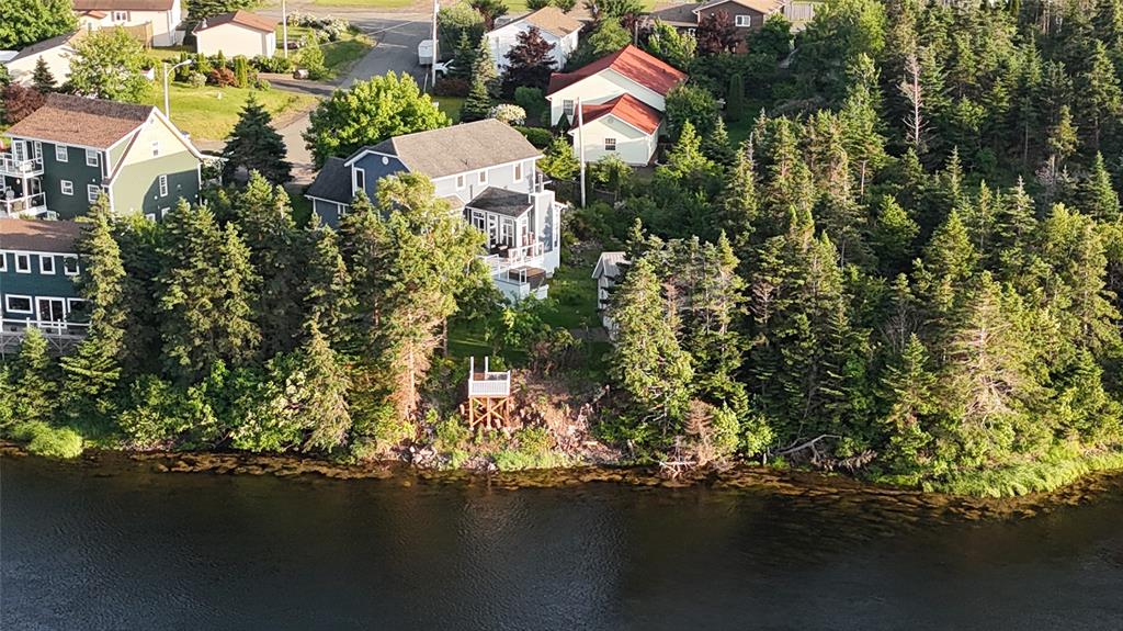 10 BRAKES PLACE, MARYSTOWN, Newfoundland, Canada A0E 2M0, ,3 BathroomsBathrooms,Residential,Reduced,BRAKES PLACE,5749
