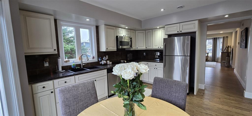 10 BRAKES PLACE, MARYSTOWN, Newfoundland, Canada A0E 2M0, ,3 BathroomsBathrooms,Residential,Reduced,BRAKES PLACE,5749