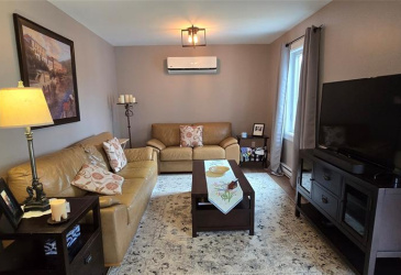 10 BRAKES PLACE, MARYSTOWN, Newfoundland, Canada A0E 2M0, ,3 BathroomsBathrooms,Residential,Reduced,BRAKES PLACE,5749