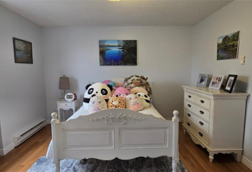 10 BRAKES PLACE, MARYSTOWN, Newfoundland, Canada A0E 2M0, ,3 BathroomsBathrooms,Residential,Reduced,BRAKES PLACE,5749