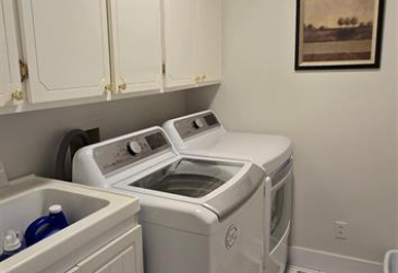 10 BRAKES PLACE, MARYSTOWN, Newfoundland, Canada A0E 2M0, ,3 BathroomsBathrooms,Residential,Reduced,BRAKES PLACE,5749