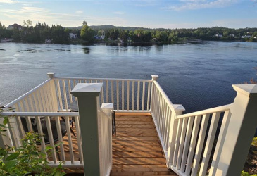 10 BRAKES PLACE, MARYSTOWN, Newfoundland, Canada A0E 2M0, ,3 BathroomsBathrooms,Residential,Reduced,BRAKES PLACE,5749