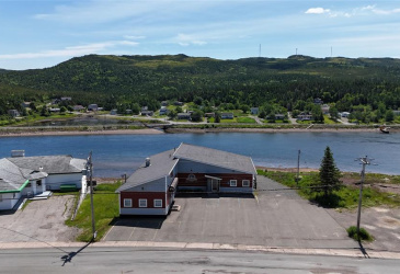 36 QUEEN STREET, MARYSTOWN, Newfoundland, Canada A0E 2M0, ,4 BathroomsBathrooms,Commercial,Reduced,QUEEN STREET,5766