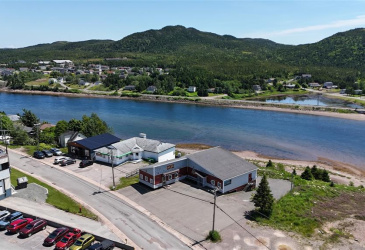 36 QUEEN STREET, MARYSTOWN, Newfoundland, Canada A0E 2M0, ,4 BathroomsBathrooms,Commercial,Reduced,QUEEN STREET,5766