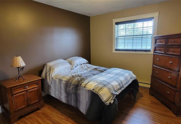 435 CRESTON BOULEVARD, MARYSTOWN, Newfoundland, Canada A0E 2M0, ,2 BathroomsBathrooms,Residential,Reduced,CRESTON BOULEVARD,5781