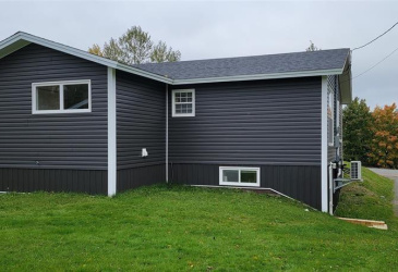 435 CRESTON BOULEVARD, MARYSTOWN, Newfoundland, Canada A0E 2M0, ,2 BathroomsBathrooms,Residential,Reduced,CRESTON BOULEVARD,5781