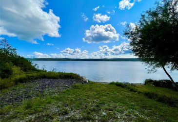 35-37 GARRETTS ROAD, CLARENVILLE, Newfoundland, Canada A0C 2G0, ,2 BathroomsBathrooms,Residential,For Sale,GARRETTS ROAD,5787