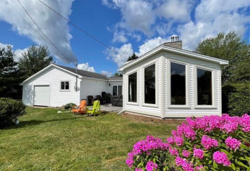 35-37 GARRETTS ROAD, CLARENVILLE, Newfoundland, Canada A0C 2G0, ,2 BathroomsBathrooms,Residential,For Sale,GARRETTS ROAD,5787
