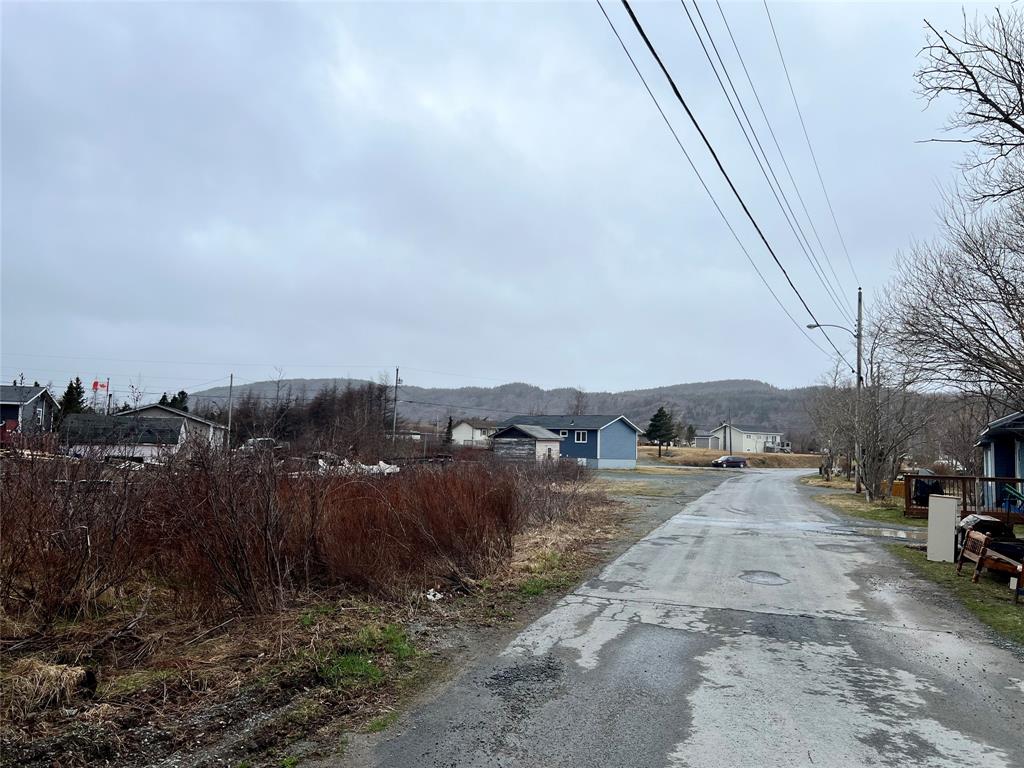 10-12 DEERINGS ROAD, BAY ROBERTS, Newfoundland, Canada A0A 3V0, ,Residential,For Sale,DEERINGS ROAD,5795