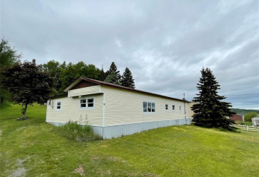 9 TRINITY DRIVE, MILTON, Newfoundland, Canada A5A 0L5, ,1 BathroomBathrooms,Residential,Sale Pending,TRINITY DRIVE,5806