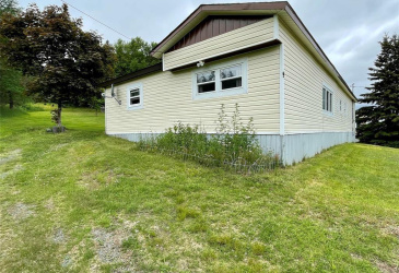 9 TRINITY DRIVE, MILTON, Newfoundland, Canada A5A 0L5, ,1 BathroomBathrooms,Residential,Sale Pending,TRINITY DRIVE,5806