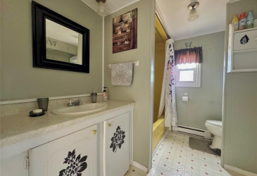9 TRINITY DRIVE, MILTON, Newfoundland, Canada A5A 0L5, ,1 BathroomBathrooms,Residential,Sale Pending,TRINITY DRIVE,5806