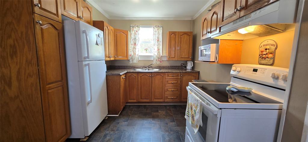 14 LOGWOOD DRIVE, FORTUNE, Newfoundland, Canada A)E 1P0, ,1 BathroomBathrooms,Residential,Reduced,LOGWOOD DRIVE,5819