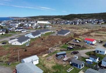 14 LOGWOOD DRIVE, FORTUNE, Newfoundland, Canada A)E 1P0, ,1 BathroomBathrooms,Residential,Reduced,LOGWOOD DRIVE,5819