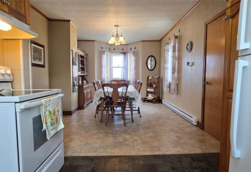 14 LOGWOOD DRIVE, FORTUNE, Newfoundland, Canada A)E 1P0, ,1 BathroomBathrooms,Residential,Reduced,LOGWOOD DRIVE,5819