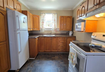 14 LOGWOOD DRIVE, FORTUNE, Newfoundland, Canada A)E 1P0, ,1 BathroomBathrooms,Residential,Reduced,LOGWOOD DRIVE,5819