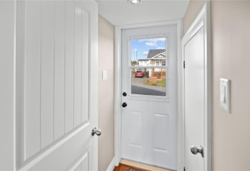 1 LEANDER PLACE, SUNNYSIDE, Newfoundland, Canada A0B 3J0, ,1 BathroomBathrooms,Residential,For Sale,LEANDER PLACE,5846