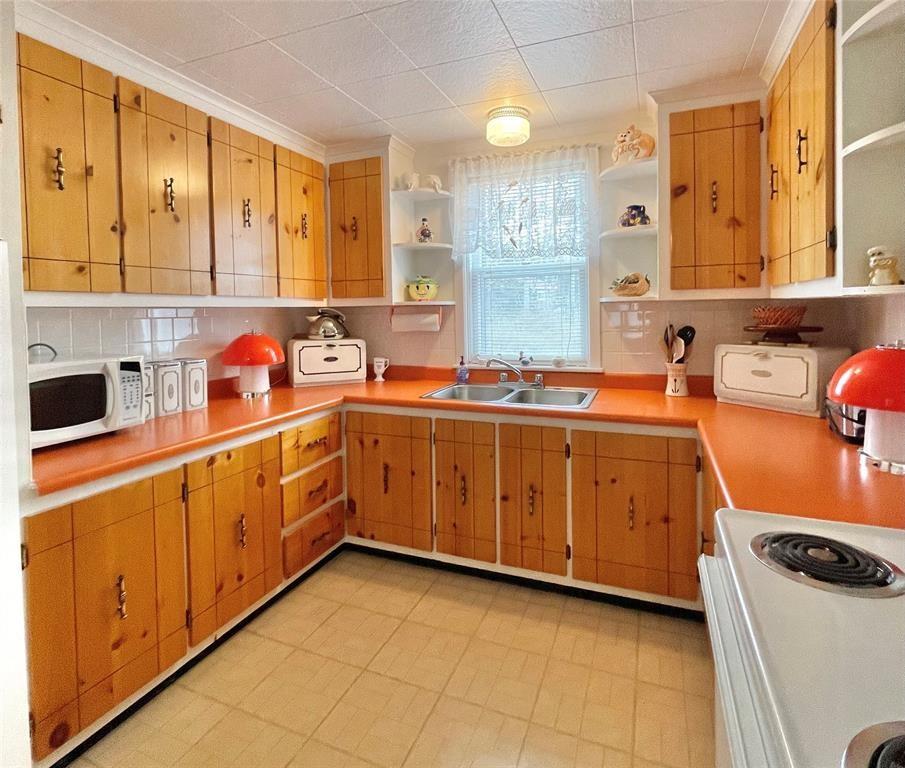 274 BAYSIDE DRIVE, LETHBRIDGE, Newfoundland, Canada A0C 1V0, ,1 BathroomBathrooms,Residential,Reduced,BAYSIDE DRIVE,5849