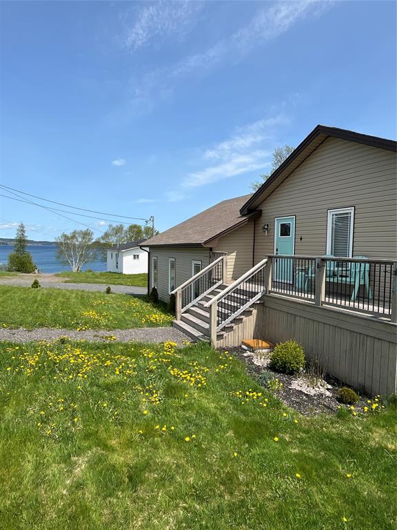 4 COLES LANE, BLOOMFIELD, Newfoundland, Canada A0C 1A0, ,2 BathroomsBathrooms,Residential,Reduced,COLES LANE,5857