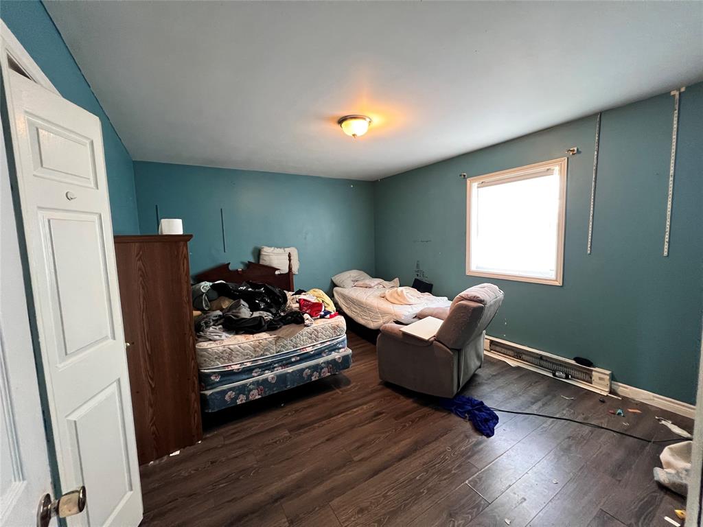 4 MORLEY DRIVE, PLACENTIA, Newfoundland, Canada A0B 2Y0, ,2 BathroomsBathrooms,Residential,Reduced,MORLEY DRIVE,5860