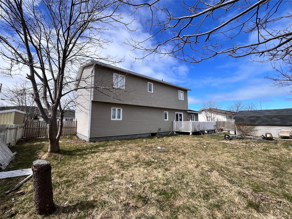 4 MORLEY DRIVE, PLACENTIA, Newfoundland, Canada A0B 2Y0, ,2 BathroomsBathrooms,Residential,Reduced,MORLEY DRIVE,5860