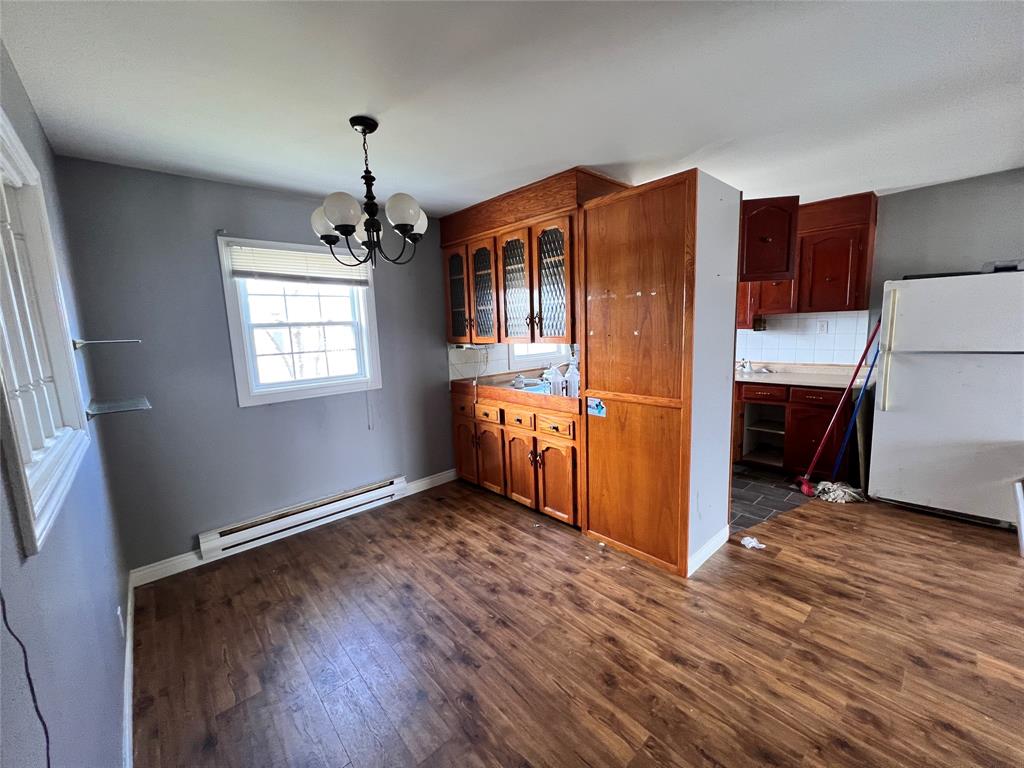 4 MORLEY DRIVE, PLACENTIA, Newfoundland, Canada A0B 2Y0, ,2 BathroomsBathrooms,Residential,Reduced,MORLEY DRIVE,5860